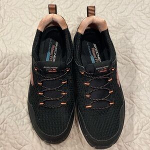 Womens Skechers sneakers